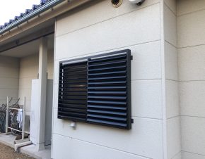 目隠しルーバー取付